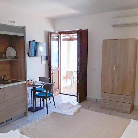 Residence Gregory Filicudi Pecorini Экстерьер фото