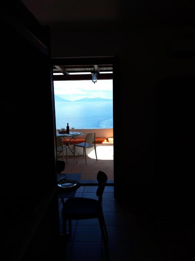Residence Gregory Filicudi Pecorini Экстерьер фото