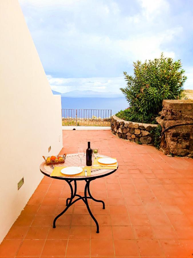 Residence Gregory Filicudi Pecorini Экстерьер фото